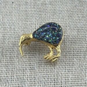Estate Goldtone Kiwi Bird‎ with Black Opal Body Lapel Hat Tie Pin Brooch